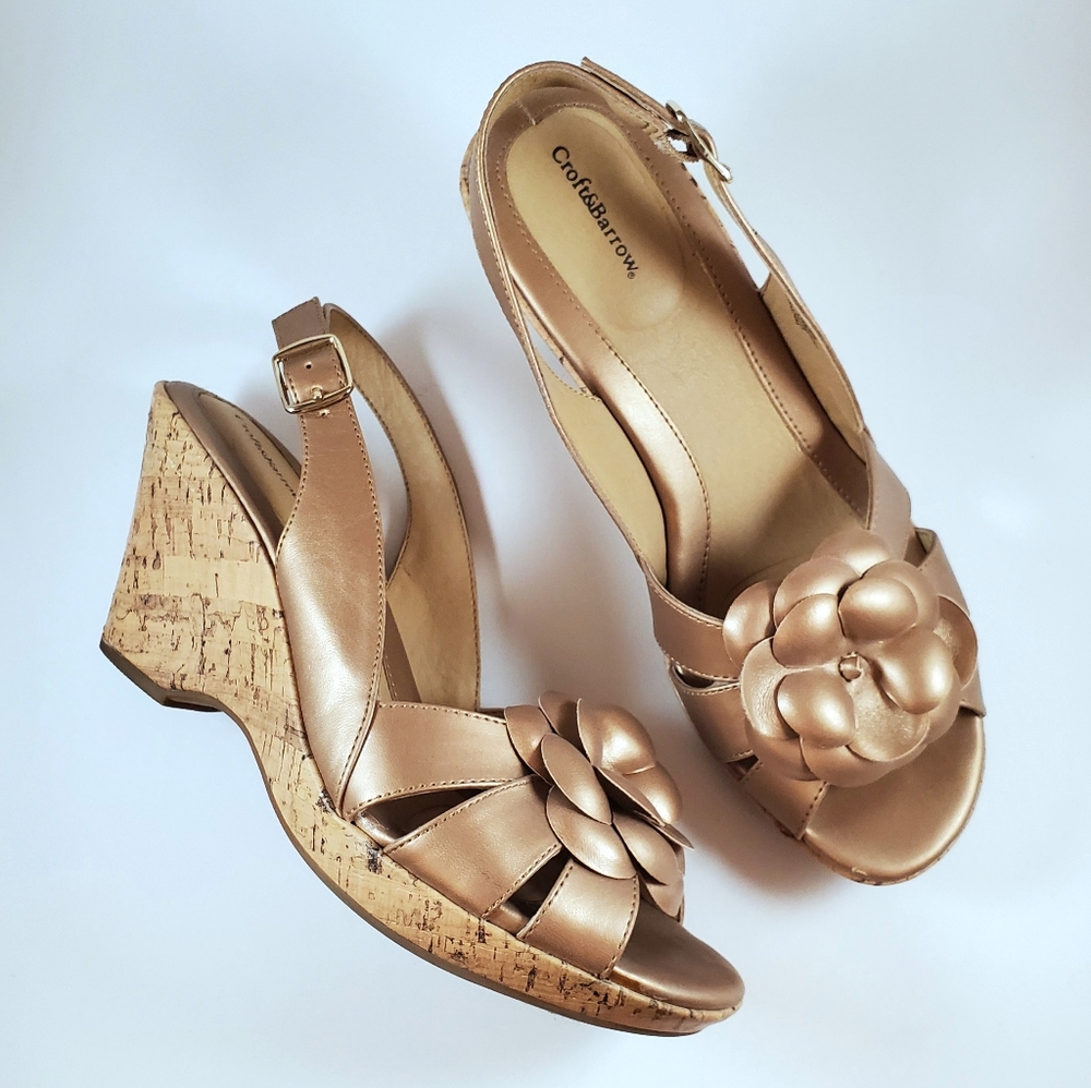 Comfy flower wedges